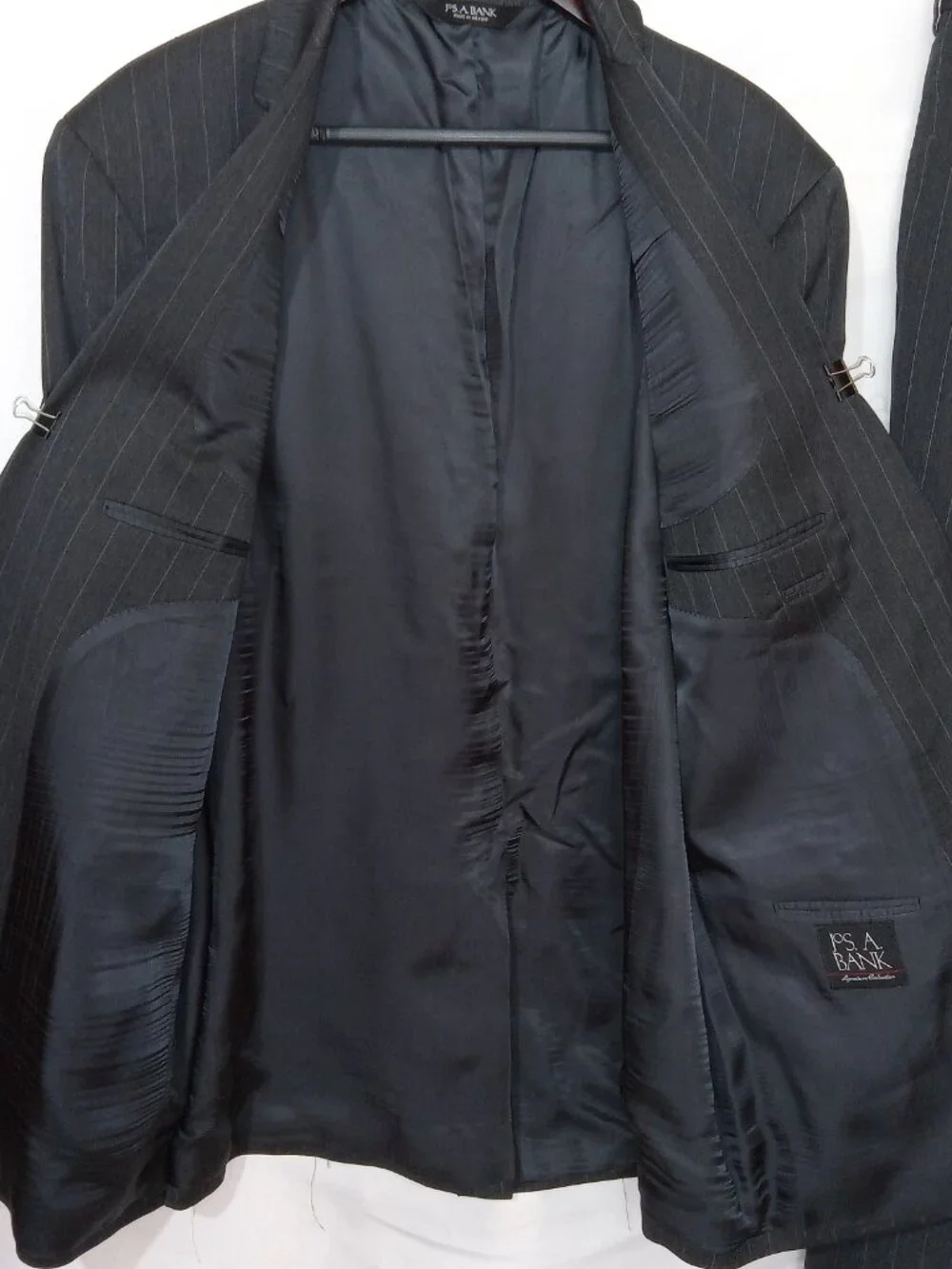 Jos A Bank Gordon Mens 100 Wool Pinstripe Suit 46L 42x32 Black 2 Button Pleated